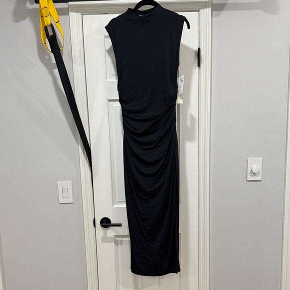 Abercrombie & Fitch Black Sleeveless Paloma Maxi Dress - Picture 3 of 5